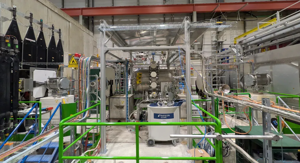 AMBER — En route to measure the proton radius